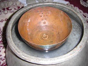 800px-Ancient_water_clock_used_in_qanat_of_gonabad_2500_years_ago